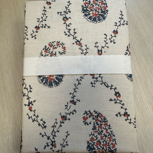 Pottery Barn Shams - set of 2 - Picture 3 of 3